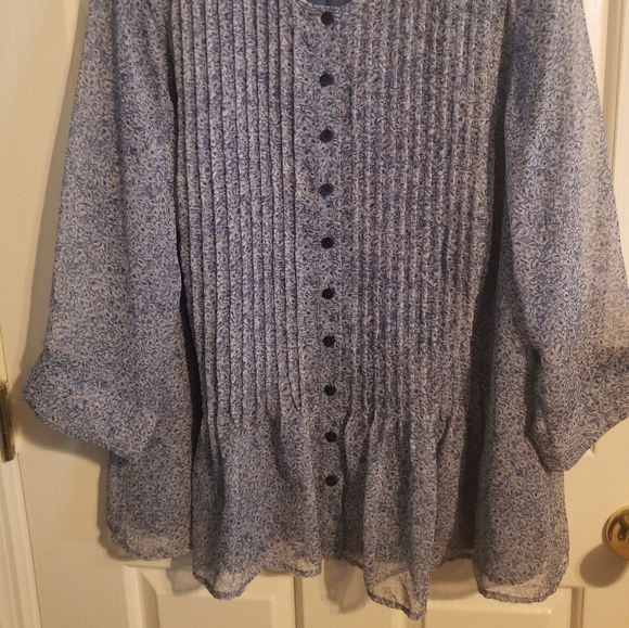 Blouse - Picture 2 of 8